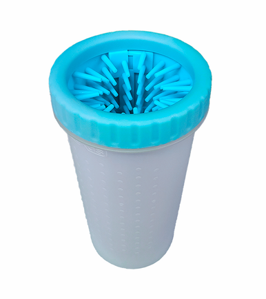 Portable dog paw cleaner
